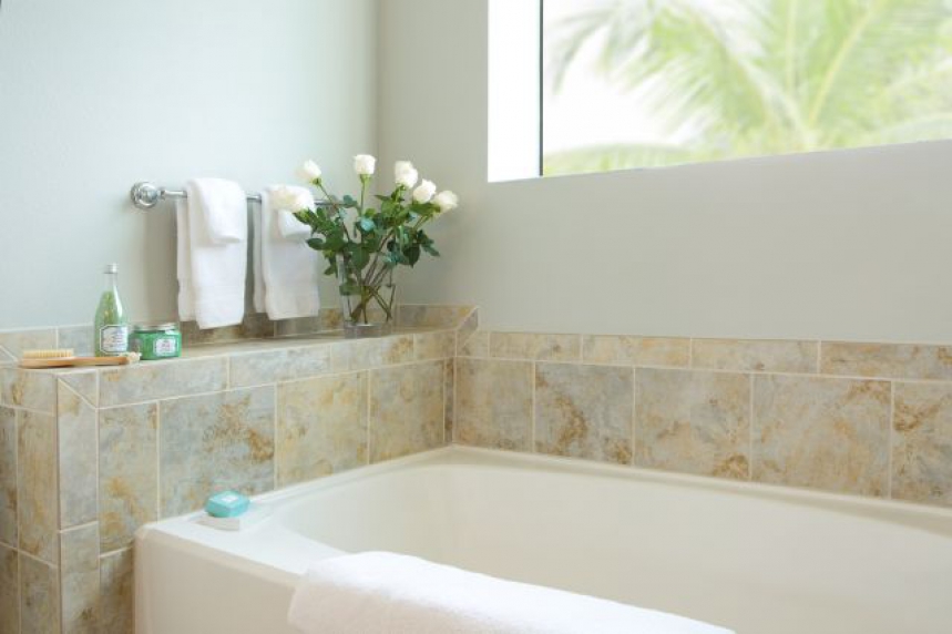 /hotelphotos/thumb-860x572-52445-Master Bath Tub.jpg